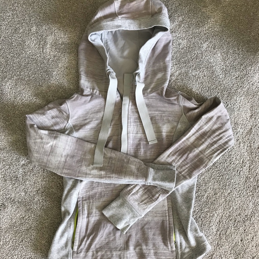 Size 6 Lululemon hoodie